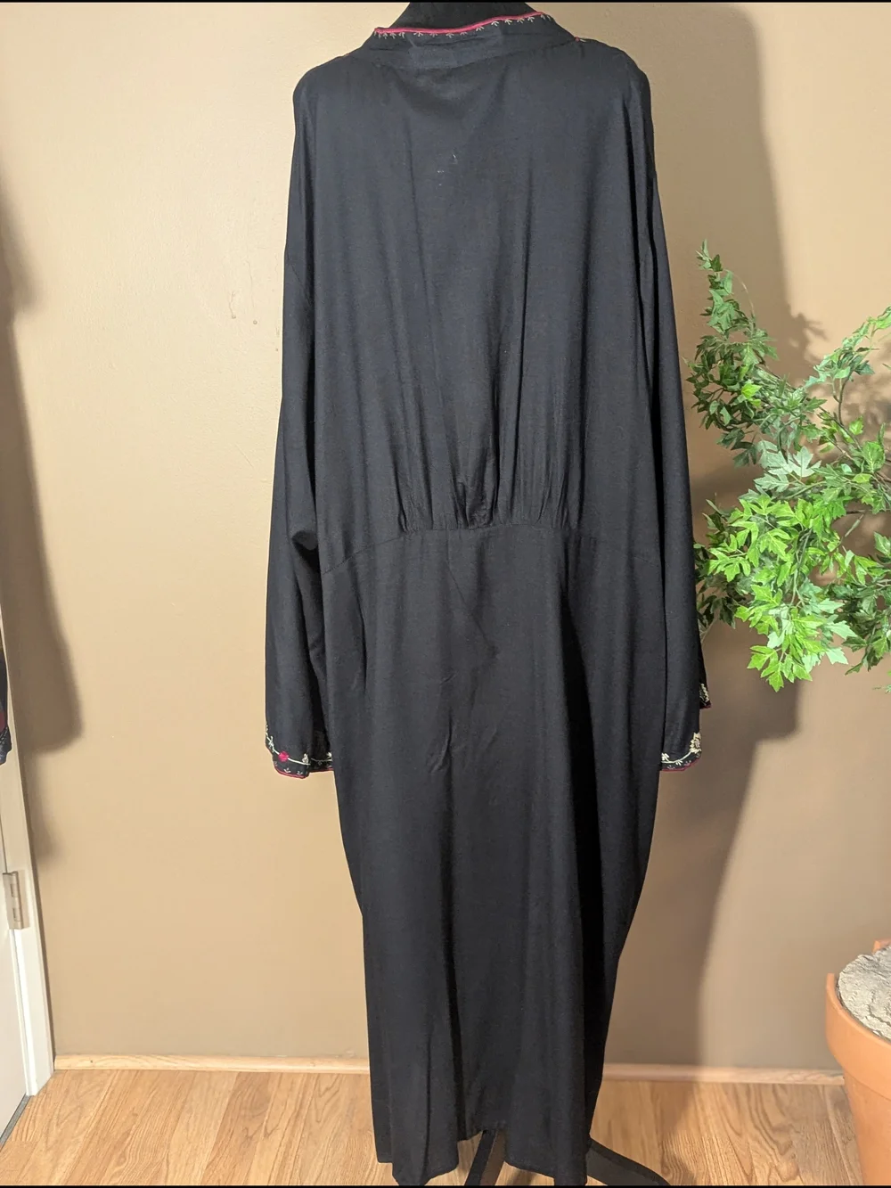NWT. Roaman's Black Maxi Dress with Floral Embroidery. Sz 34/4X.